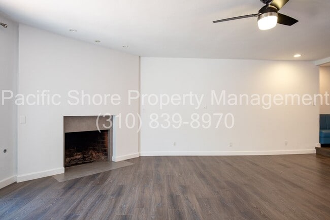 Foto del edificio - Updated 3-Bedroom First-Floor Condo in Prime Santa Monica Location