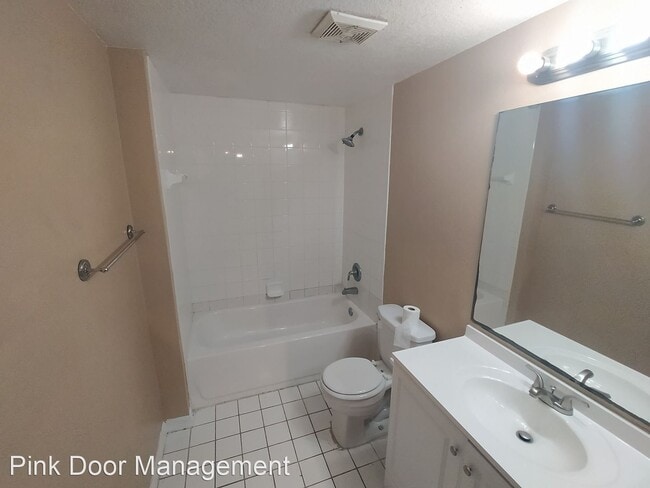 Building Photo - 533 Villa Del Sol Cir