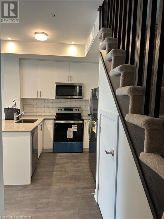 Building Photo - 3550 COLONIAL Dr