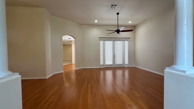 Building Photo - 1653 Cherry Ridge Dr