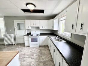 Building Photo - 1205 Belknap St