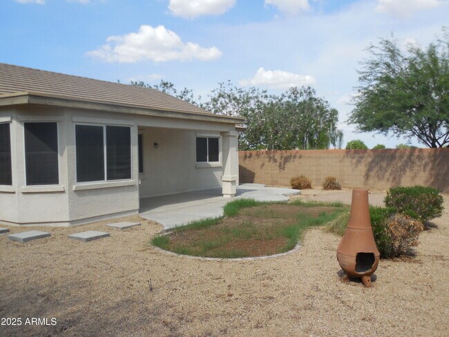 Building Photo - 18131 W Port Royale Ln