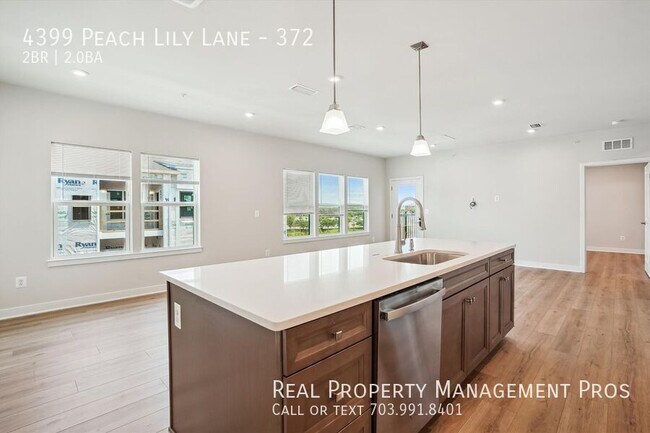 Foto del edificio - 4399 Peach Lily Ln