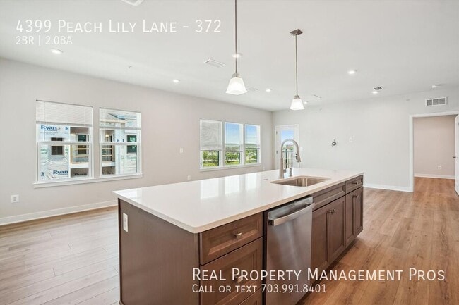 Building Photo - 4399 Peach Lily Ln