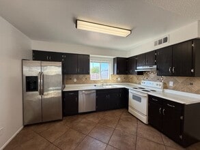 Building Photo - 11460 N 46th Ave