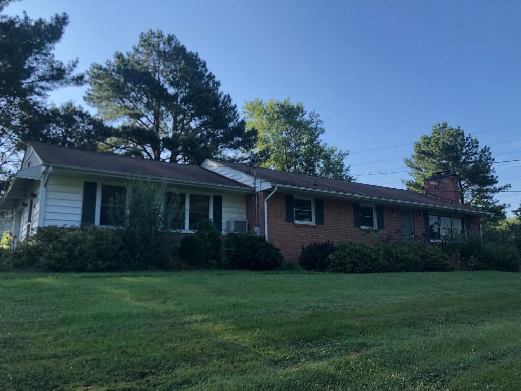 Primary Photo - 2122 Riner Road