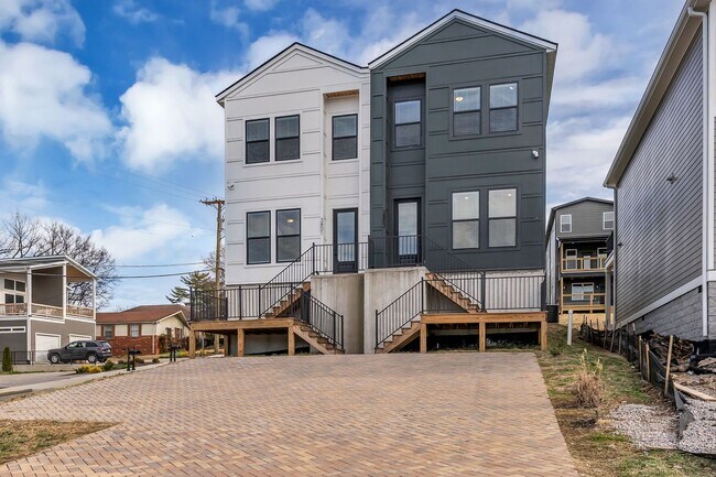 Foto del edificio - New build in West Nashville!