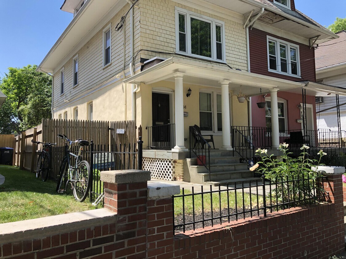 Primary Photo - 904 Webster St NW