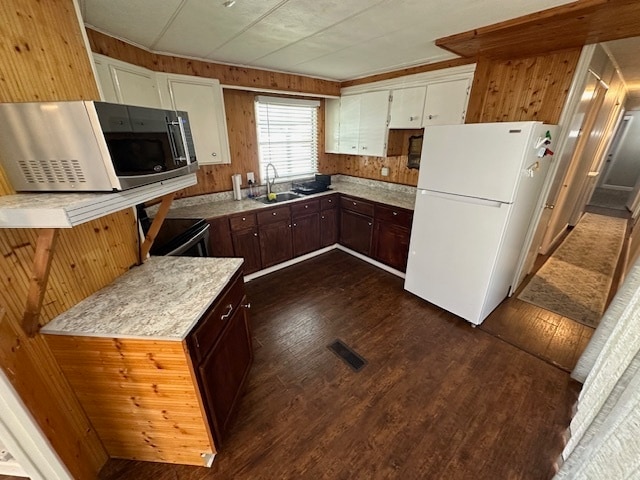 Kitchen - 8001 SE Skylark Ave