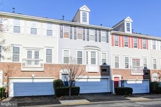 Building Photo - 8114 Anna Ct