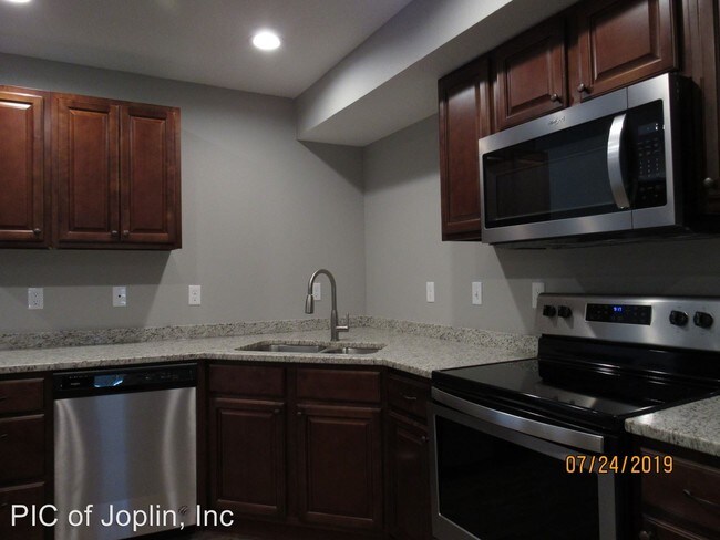 Building Photo - 1205 Montana Pl