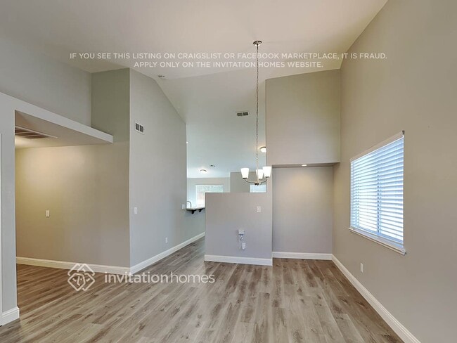 Building Photo - 15 Whitestone Ct