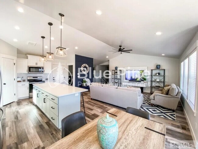 Foto del edificio - 6389 Maggie Dr