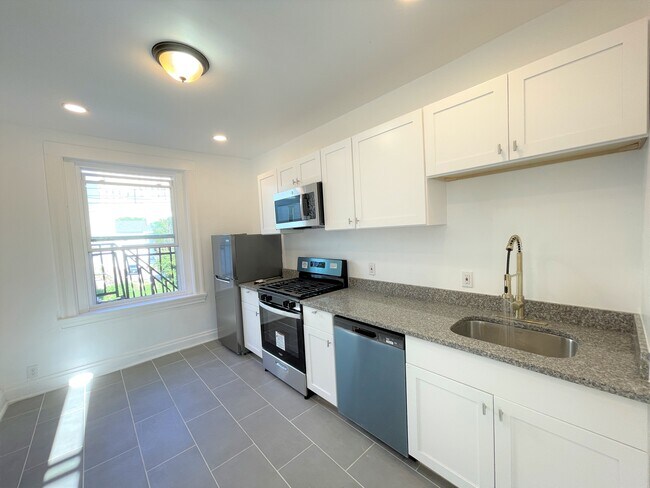 Foto del edificio - 107 Parkhurst St