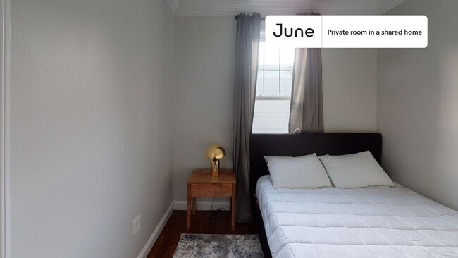 Foto del edificio - Room in Shared 5 bed/1.5 bath home