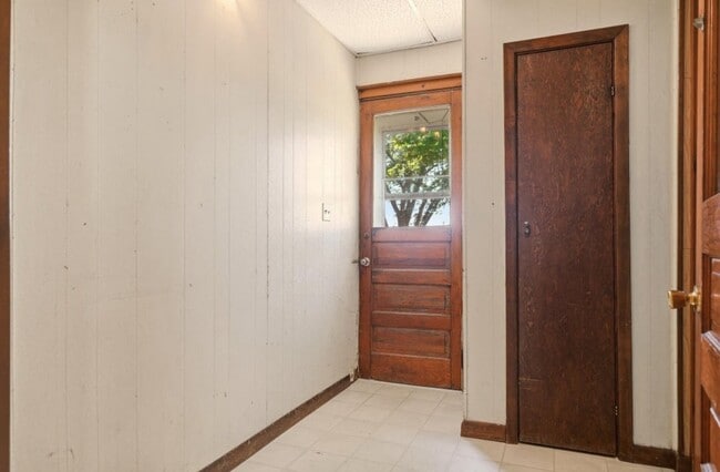 Building Photo - 13979 Fedora Rd