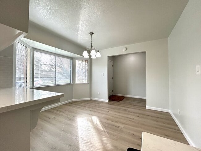 Building Photo - Adorable 3bd/2bth home in Sacramento!