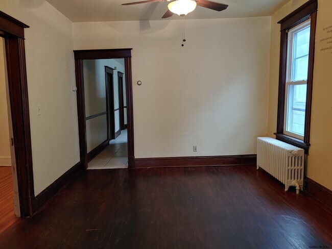 Foto del edificio - 90 Woodlawn Ave