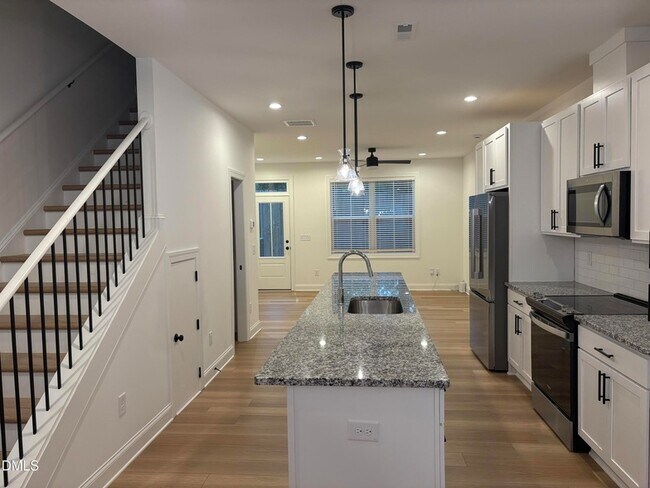Foto del edificio - 4801 Gossamer Ln