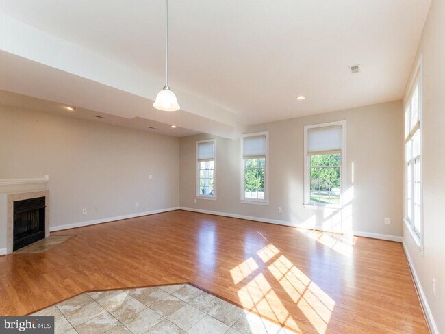 Foto del edificio - 10903 Maple St