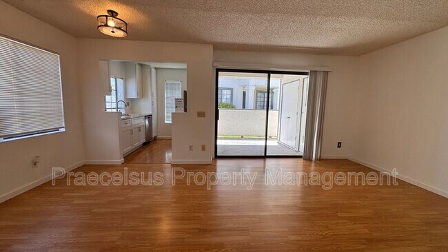 Foto del edificio - 10935 Summerdale Way