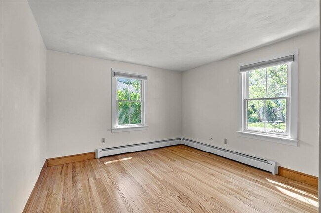 Building Photo - 17 Shields St