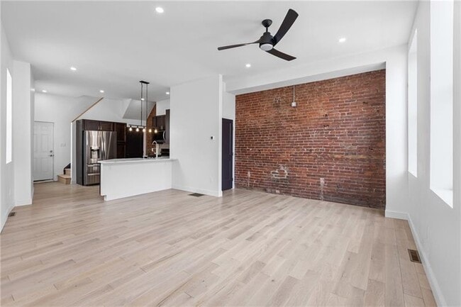 Building Photo - 5240 Wickliff St