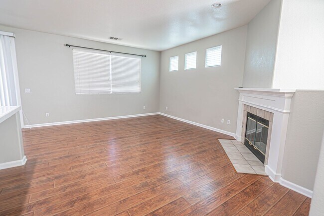 Foto del edificio - Charming 4-Bedroom Single-Story Home in Lancaster!