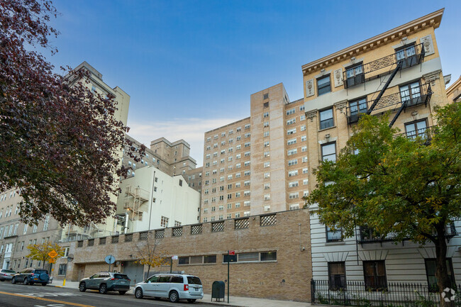 Building Photo - 171 Claremont Ave