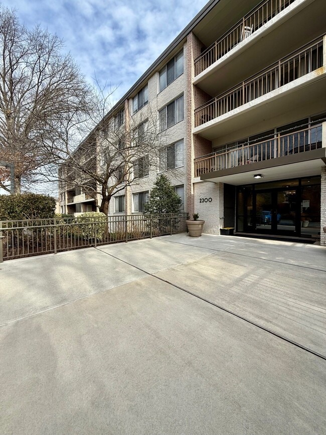 Building Photo - 2300 Riddle Ave