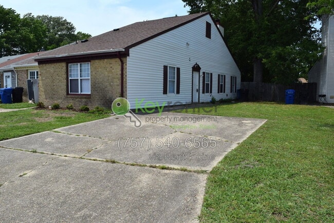 Building Photo - 579 Peregrine St