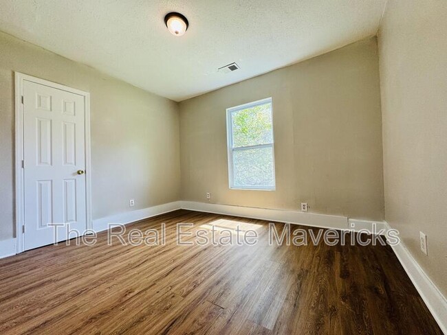 Foto del edificio - 2204 Robbins St