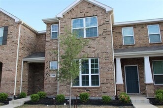 Building Photo - 2908 Mare Dr