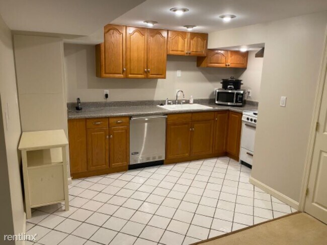 Building Photo - 2 br, 1 bath House - 1233 South Oakcrest Road