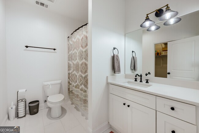Foto del edificio - 499 Little Oak St