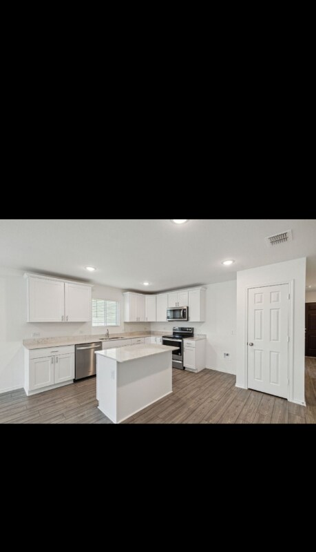 Building Photo - 4425 Benham Dr