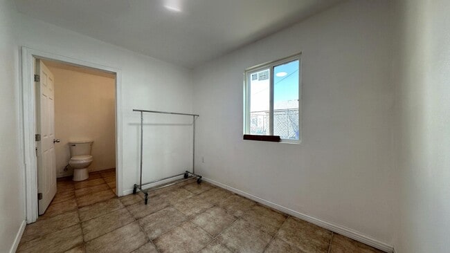 Building Photo - 1496 Belle St