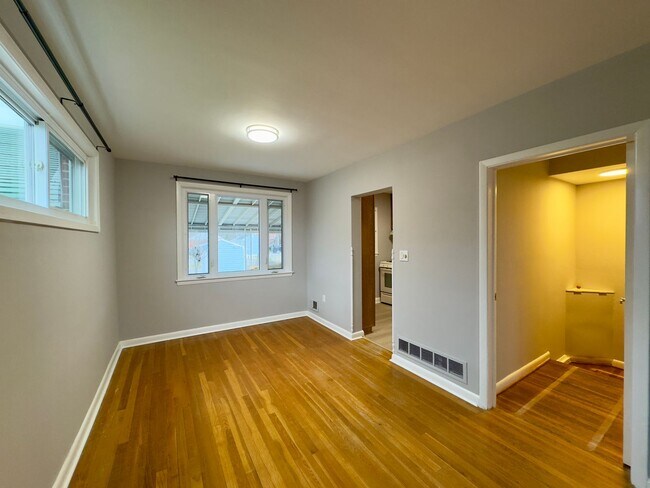 Foto del edificio - Charming 3 Bedroom/1 Bathroom in Parkville, MD!