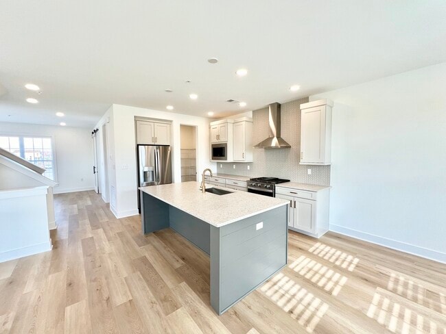 Building Photo - 401 Cranford Way
