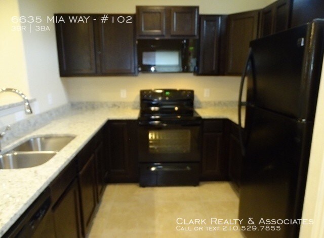Building Photo - 6635 Mia Way #102, San Antonio, TX. 78233