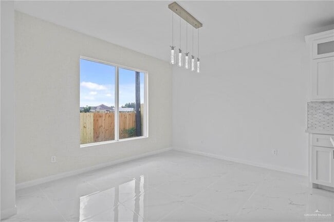 Foto del edificio - 17 E St