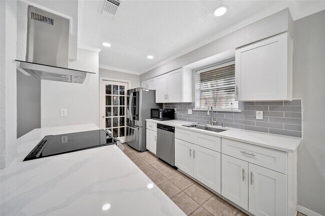 Building Photo - 4519 Towergate Dr