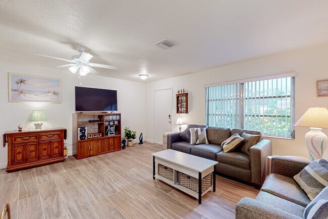 Foto del edificio - 5887 Whistlewood Cir