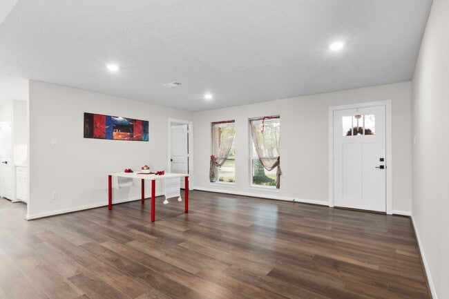 Building Photo - 6115 Lymbar Dr