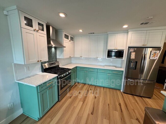 Foto del edificio - 4036 Cedarview Rd