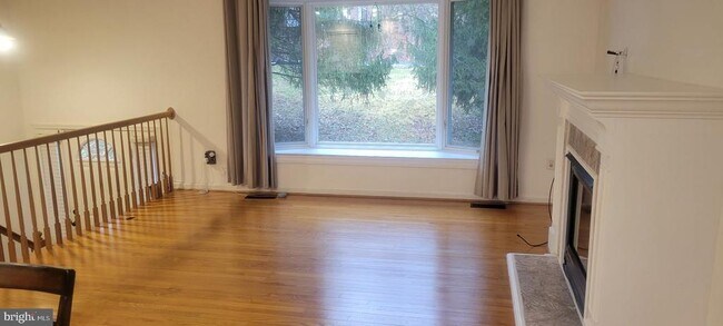 Foto del edificio - 2133 Hallmark Dr