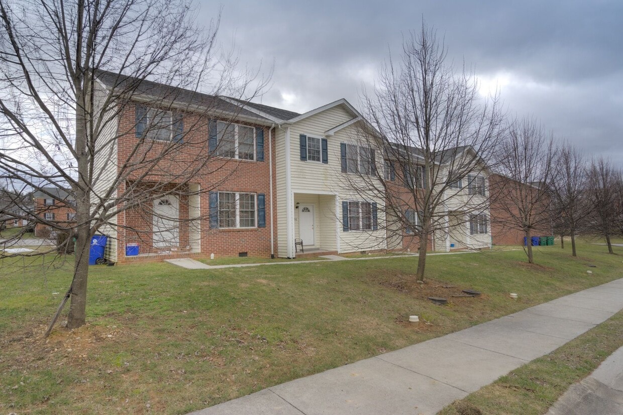 354354 New Kent Rd Unit 350 New Kent Road, Blacksburg, VA 24060 Room for Rent in Blacksburg