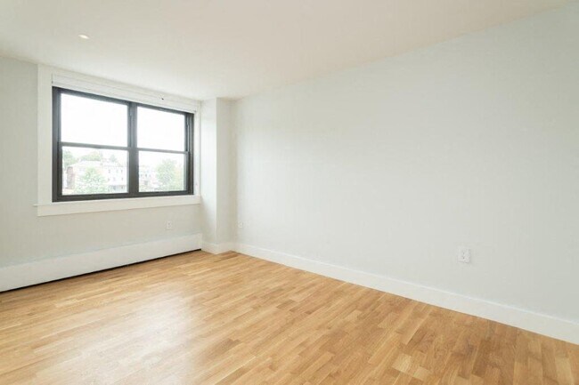 Interior Photo - 1410 Columbia