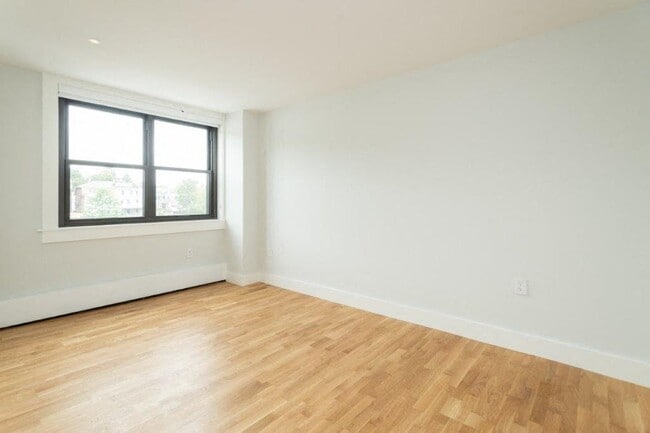 Interior Photo - 1410 Columbia