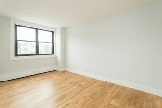 Interior Photo - 1410 Columbia